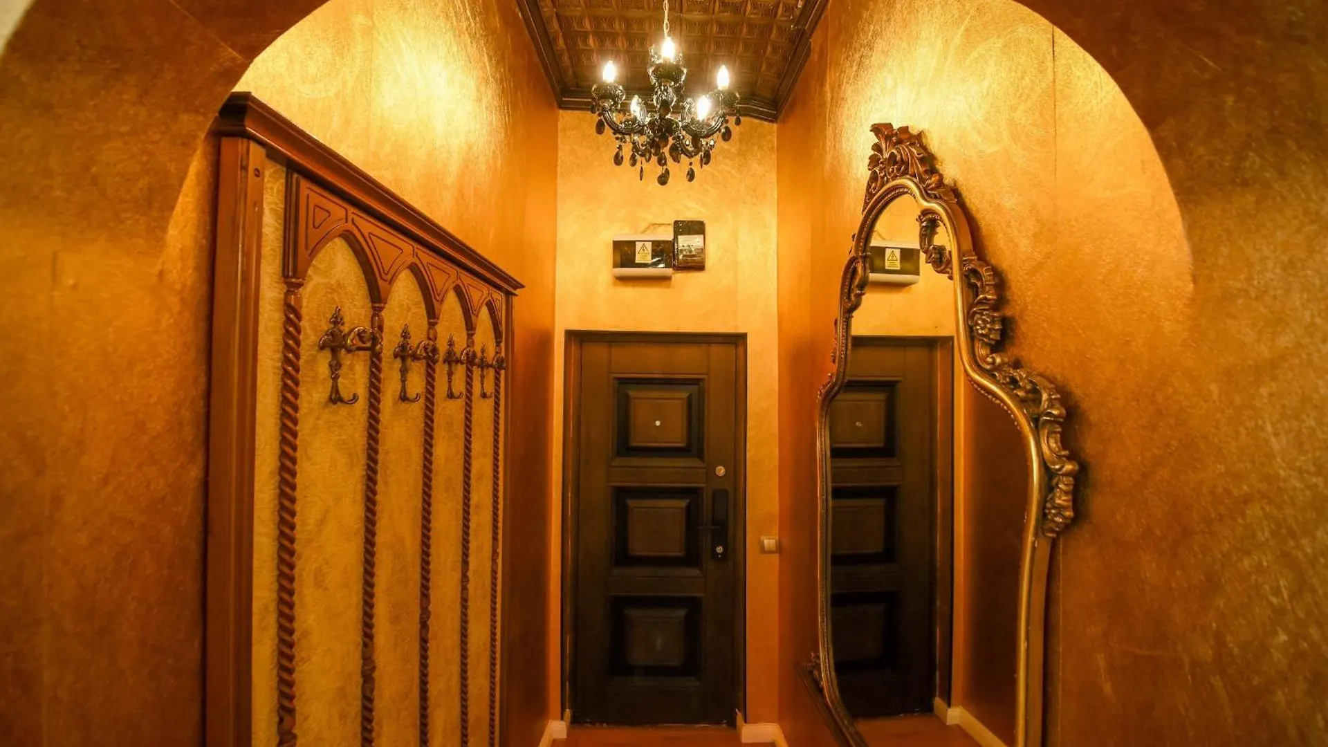 Centrally Located 2Br Apartment With Balcony & Unique Design Bucureşti România
