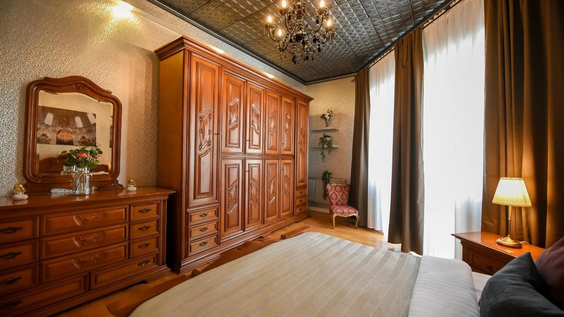Centrally Located 2Br Apartment With Balcony & Unique Design Boekarest