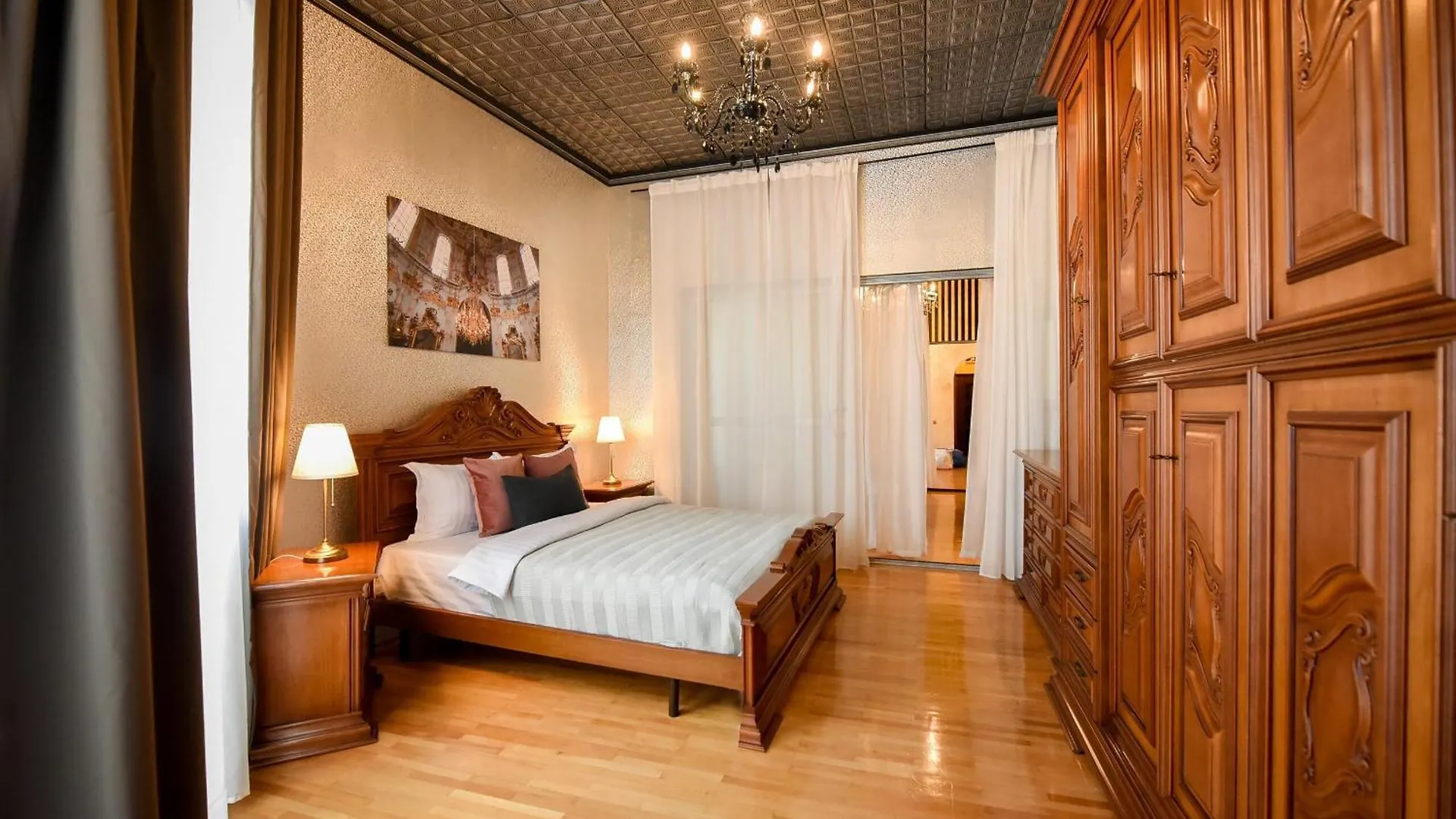 Centrally Located 2Br Apartment With Balcony & Unique Design Boekarest