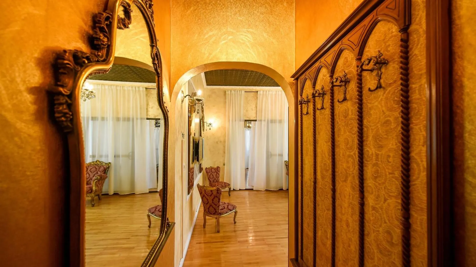 Centrally Located 2Br Apartment With Balcony & Unique Design Boekarest
