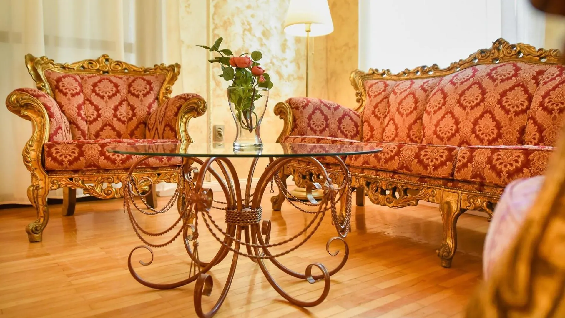 Centrally Located 2Br Apartment With Balcony & Unique Design Boekarest